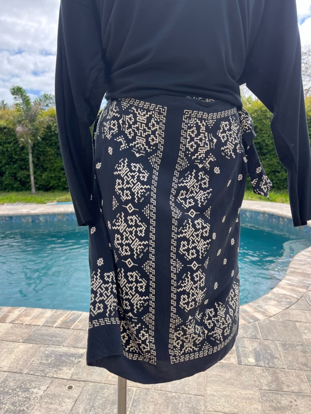 Diane Gilman Black and Cream Geometric Wrap Skirt 100% Silk